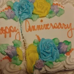 I forgot to take a picture before I started cutting LOL. This was a quarter sheet cake, half white and half chocolate.