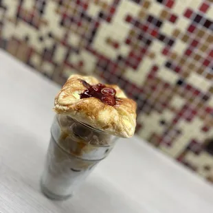 Cherry Bav. Cream Danish