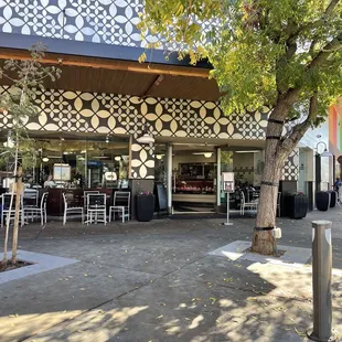 the outside of the restaurant