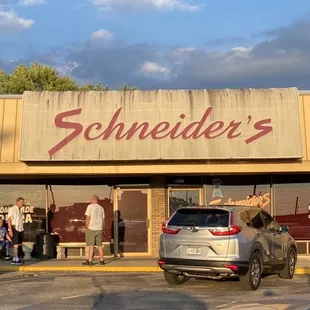 Golden hour at Schneider's