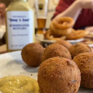 Schnitzelbank