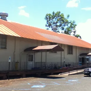 Outside! Told you it looked ghetto....