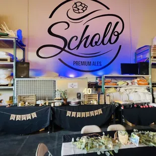 tables with black tablecloths