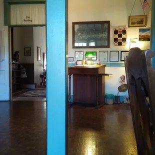 Away for the night with my Honey! Nice and big rooms! Very comfy.