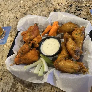 poultry, chicken wings and fried chicken, bbq wings, fried chicken, food, chicken wings, fried chicken wings, chicken, bbq chicken