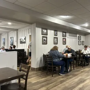Dining room.