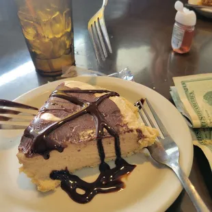 Chocolate peanut butter pie