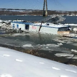 Schooners sinking to the bottom of the Ohio river in 2015