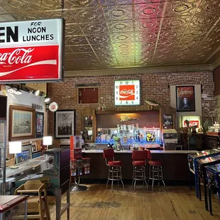 Schoony's Soda Shop & Pizzeria