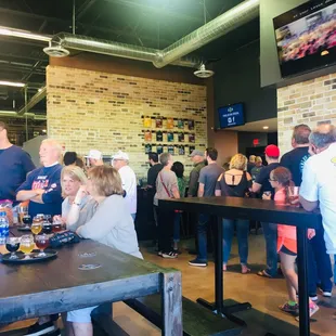 Only a few community tables but there is a patio