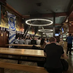 Inside (instagram: wooneats)