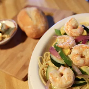 Pasta primavera with shrimp