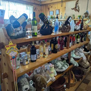 Sundries and decor