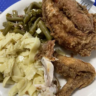 Fried chicken . Fresh green beans and butter noodles . Delicious