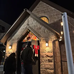 outside, pizza