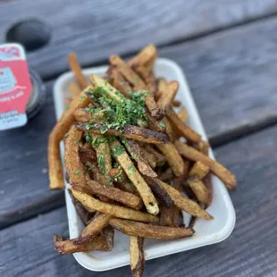 Salt and pepper fries (half)