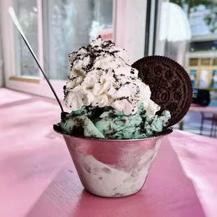 Vegan oreo sundae!