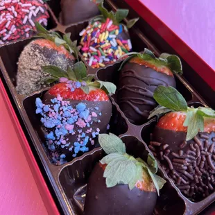 Chocolate covered strawberry gift box for Valentine&apos;s Day.