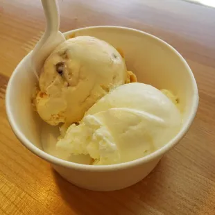 Small Double Scoop ($5): Praline Pecan in the back, Honeycomb in the front