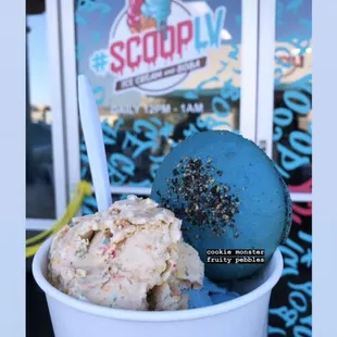 Ice cream with macaron shell