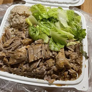 Regular roast beef plate with green salad.