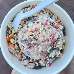 I LOVE TOPPINGS!!! pretzel ice cream with rainbow sprinkles and m&amp;ms