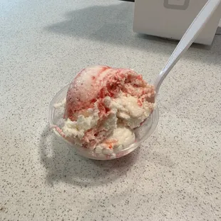 Strawberry  cheesecake ice cream