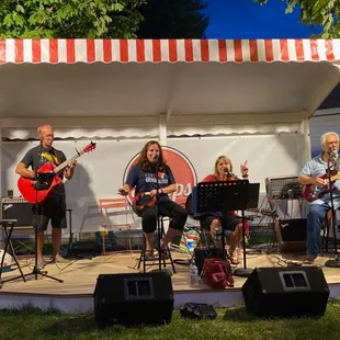 Scoops Stage #scoopselysian