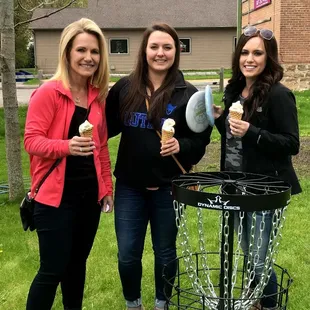 Did you know we have disc golf? #scoopselysian