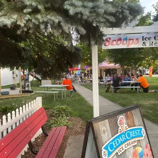 #Scoopselysian #elysianmn #cedarcresticecream