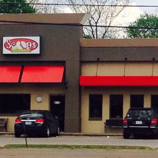 the outside of a restaurant