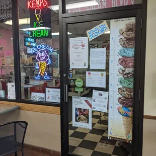 a view of the outside of a restaurant
