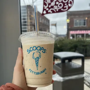 Milkshake 1/2 graham central station 1/2 caramel