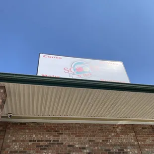 the outside of a restaurant