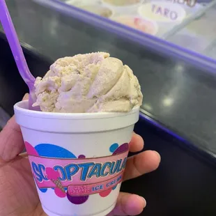 Double scoop with Banana nut bread and horchata