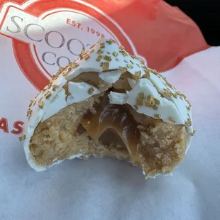 Caramelicious cake bite