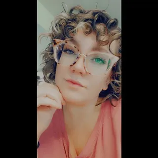 Taryn D.