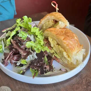 Breakfast Croissant*