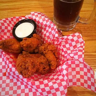 food, bbq wings, fried chicken wings, chicken wings and fried chicken, poultry, chicken wings, chicken, bbq chicken, fried chicken