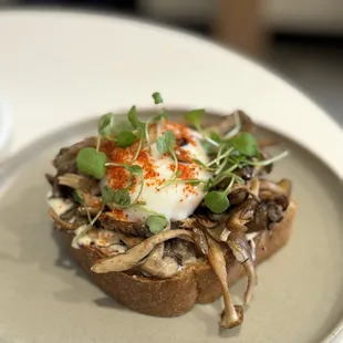 Mushroom toast