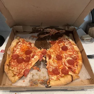 &quot;Half cheese, half pepperoni&quot; pizza
