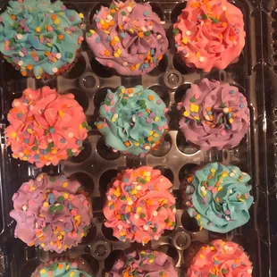 strawberry cupcakes! yummm