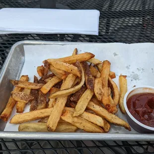 Fries with a spicy ketchup