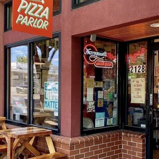 the outside of the restaurant