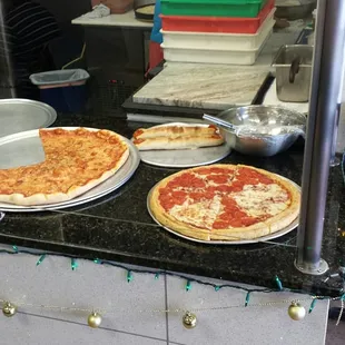 Deep dish and calzones