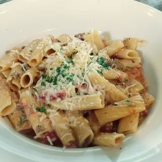 Rigatoni Bolognese