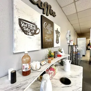 The condiment station.