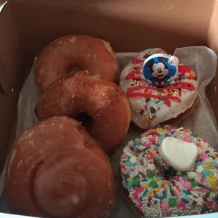donuts, food, dough desserts