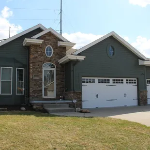 Exterior Omaha Painters | Exterior Omaha Painting
Exterior House Painted in Sherwin Williams