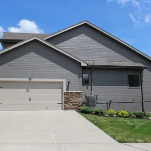 Omaha Residential Painting | Exterior House Painting Omaha NE -
SW 7019 Gauntlet Gray - siding &amp; shingles
Trim: SW 6073 Perfect Greige